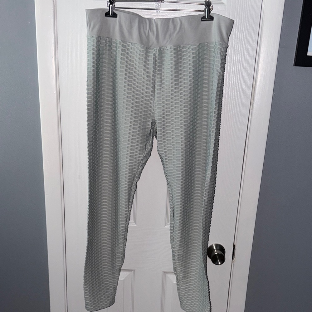 Plus Scrunch Butt Leggings